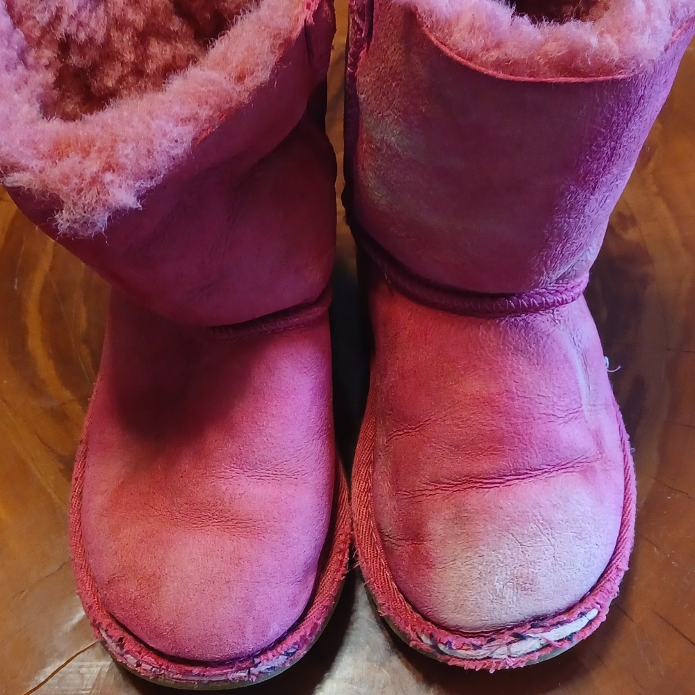 - Ugg Bailey boots